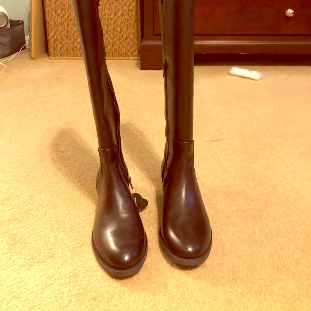 beautiful new Brown boots size 9